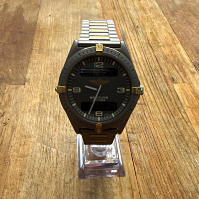 Breitling Aerospace Quarz Titan Analog/Digital E75362 100 m Tag/Datum Box