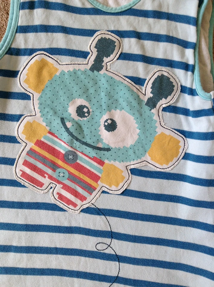 Saco de dormir para bebé 'The Gro Company'. 6-18 meses. Tema espacial. 2,5 tog. Usado en muy buen estado. Foto 4 de 4