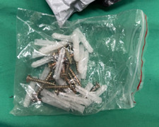 20Pcs 5x25mm Plastic Expansion Wall Anchors & Screws - Heavy-Duty Mounting Kit