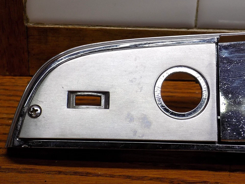 Chrysler Imperial Crown 1965 panel de puerta reposabrazos conductor trasero Foto 3 de 4