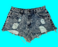 Vintage Wrangler Womens Jean Shorts Blue Frayed Pockets Distressed Red Tab Sz 32