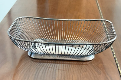 Vintage Gorham Silver Plated Vented Wire Bread Basket 11.5''L x 7.5''W x 3''h YC747