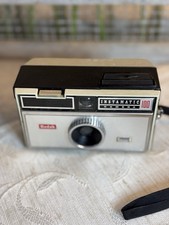 Vintage Kodak Instamatic 100 Camera Untested. 1960  s. 126 Film cartridge.