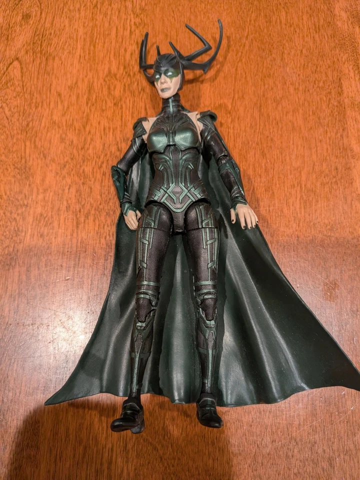 Leyendas Marvel Hela Thor Ragnarok le falta su espada Foto 2 de 4