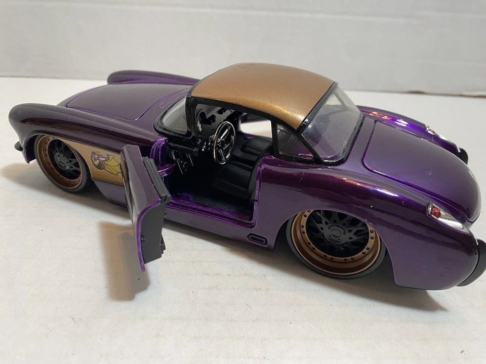 Batgirl 1957 Chevy Corvette 1:24 DC Comics Jada Metals Diecast - PreOwned - Image 4 of 4