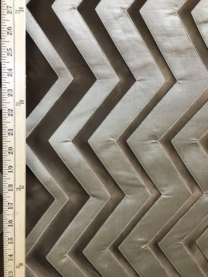 Tela para cortinas de tapicería brocado en zigzag MARRÓN BEIGE (54 pulgadas) Vendido por Foto 3 de 4