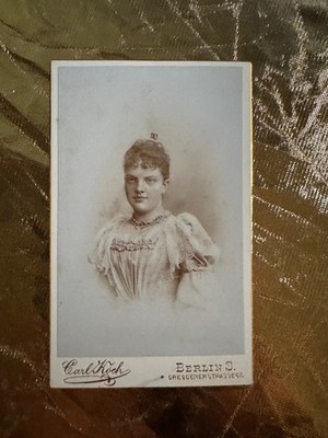 CDV Foto Portrait junge Dame um 1900   Carl Koch Berlin Dresdenerstr.