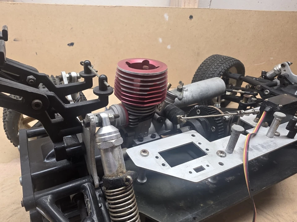 Vintage Hobao/Ofna Pirate T2M. Super Clean. *New, never ran 3.5 Force engine* - Image 2 of 4