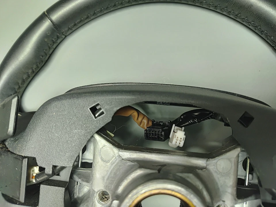 Volante de cuero multifuncional Toyota Camry 2018-2019 OEM Foto 4 de 4