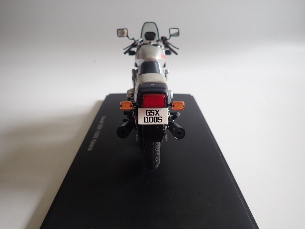 1/12 autoart SUZUKI GSX 1100S KATANA Motorcycle model 12151 1/12 autoart SUZUKI GSX 1100S KATANA Motorcycle model 12151