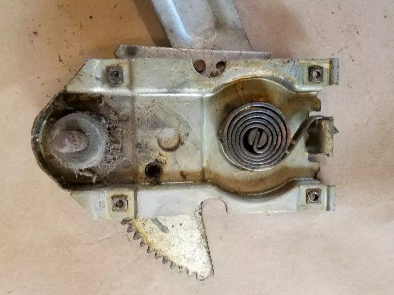 67 OLDSMOBILE DELMONT 88 CONVERTIBLE Cuarto Ventana Regulador Trasero Derecho Foto 3 de 4