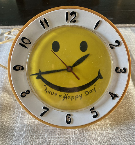 Vintage Smiley Face Shaw Lux Have A Happy Day Electric Retro Clock