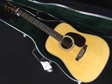 Acoustic Guitar C.F. Martin & Co. D-28 Standard Natural Wood