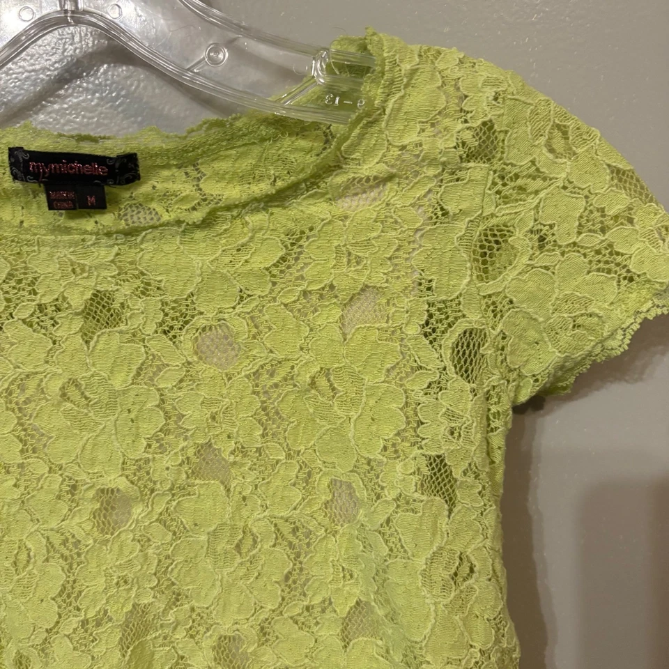 Conjunto de top y falda con volantes de encaje en capas verde neón My Michelle (niñas mediano) Foto 4 de 4