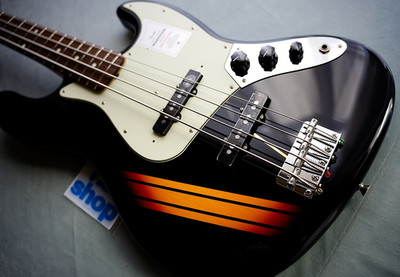 Fender Made in Japan Traditional 2025 Collection 60s Jazz Bass Competition Black