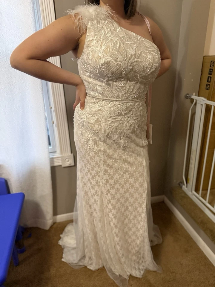 NWT MAC DUGGAL 11317 Ostrich Feather & Lace One Shoulder Gown - Size 12 -Wedding - Image 4 of 4