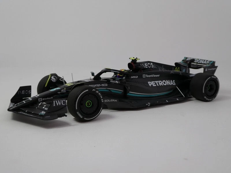 Minichamps Mercedes AMG W14 #44 Lewis Hamilton Bahrain GP 2023 1/18 110230144 - Immagine 2 di 4