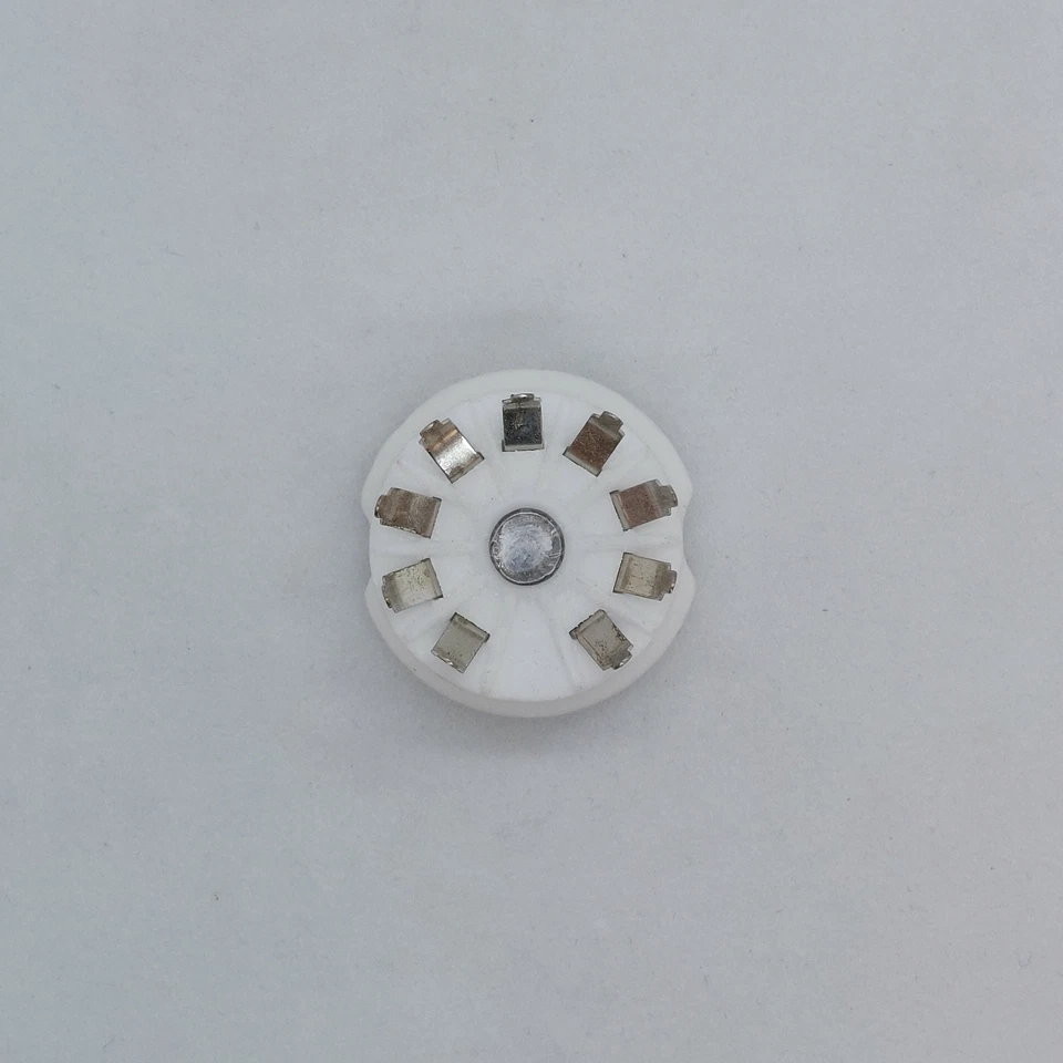 Douille de valve céramique PCB B9A neuve inutilisée (B9) + G54B - Photo 1/1