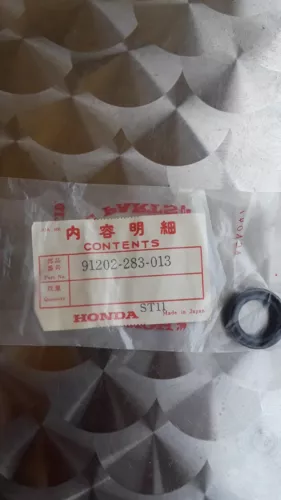 NOS HONDA CB450 CL450 CB500T CX500 CX650 GL500 GL650 Oil Seal 91202-283-013 OEM