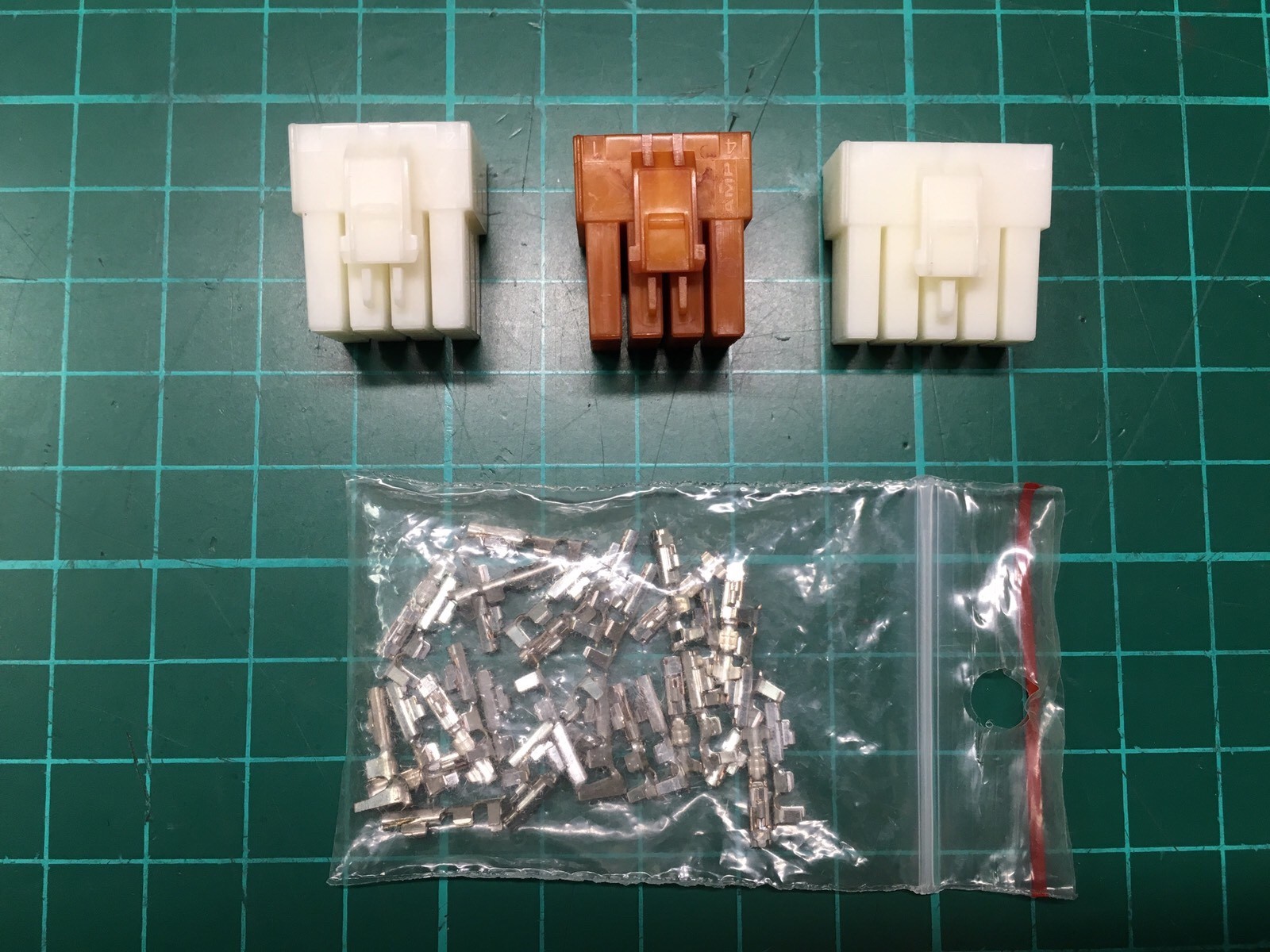 Réparer les faux contacts du panel Astro City avec le connecteur X3 pour borne Sega