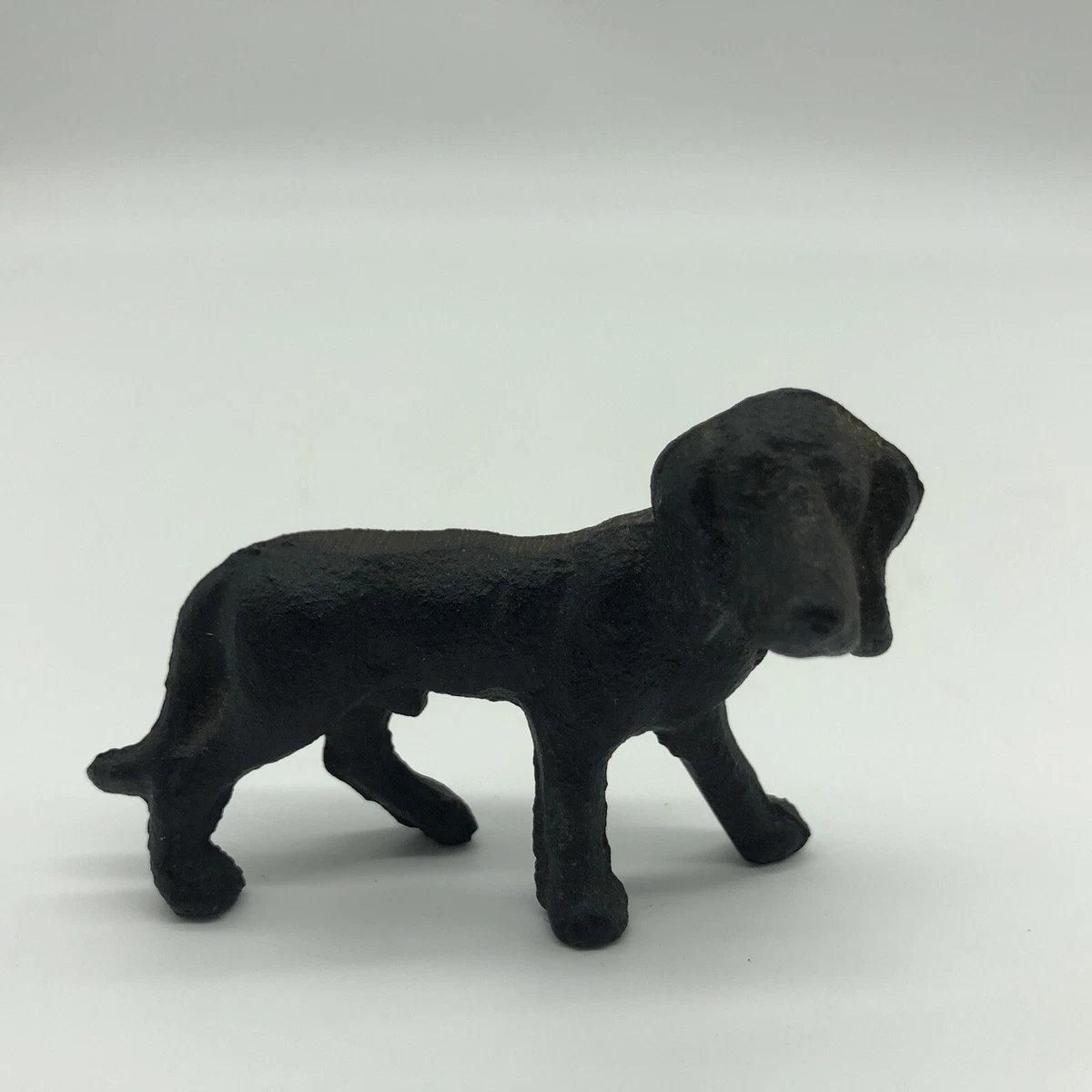 Miniature black lab best sale figurine