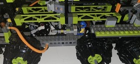 LEGO Power Miners Titanium Command Rig Set 8964 with Minifigures Lot