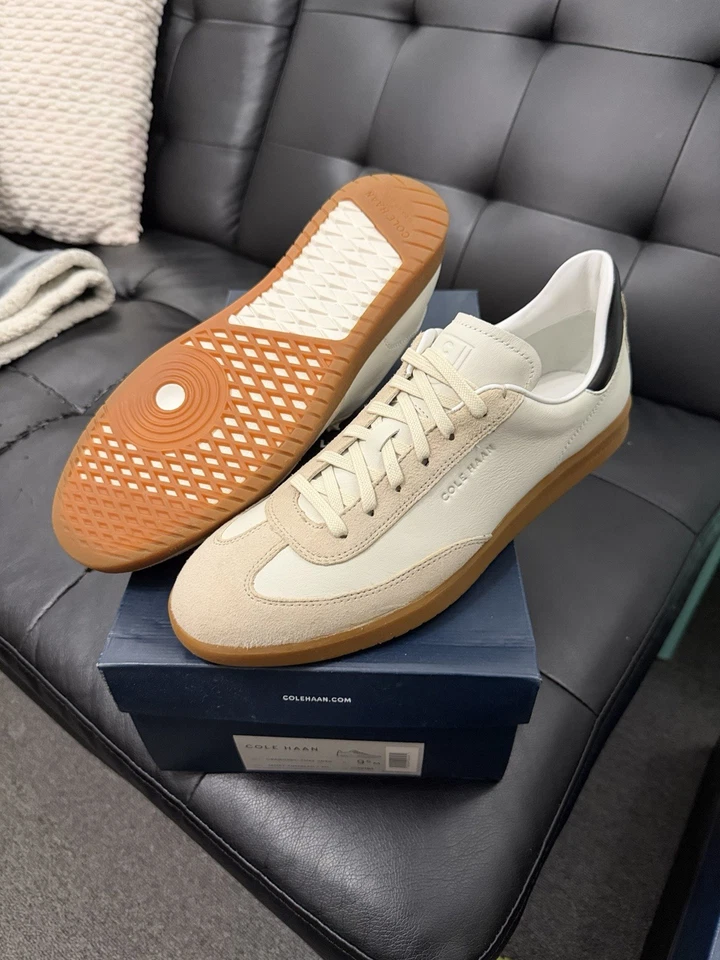 Zapatilla deportiva para hombre Cole Haan Grandpro Turf marfil caída/piedra pómez gamuza, talla 9,5 Foto 3 de 4