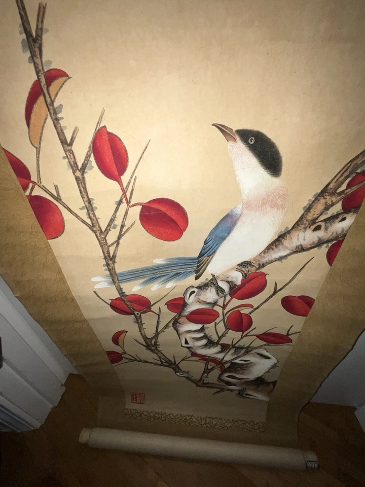 Pergamino colgante chino que representa urracas encaramadas en ramas por Zhang Daqian Foto 3 de 4