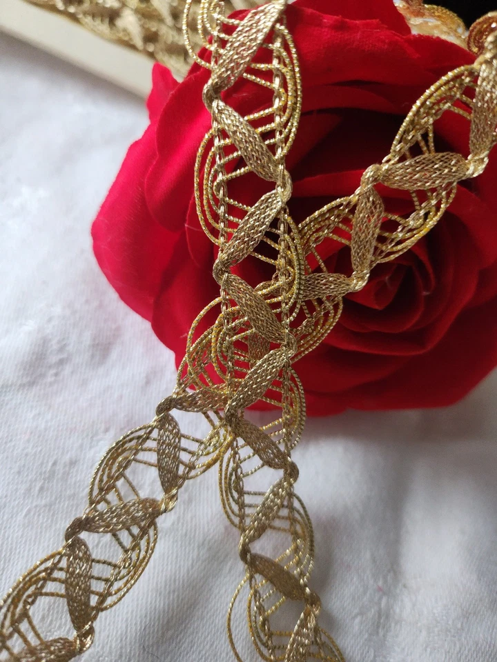 Dentelle ancienne vintage or doré au métre sur 1,6 cm A5 - Photo 3/4