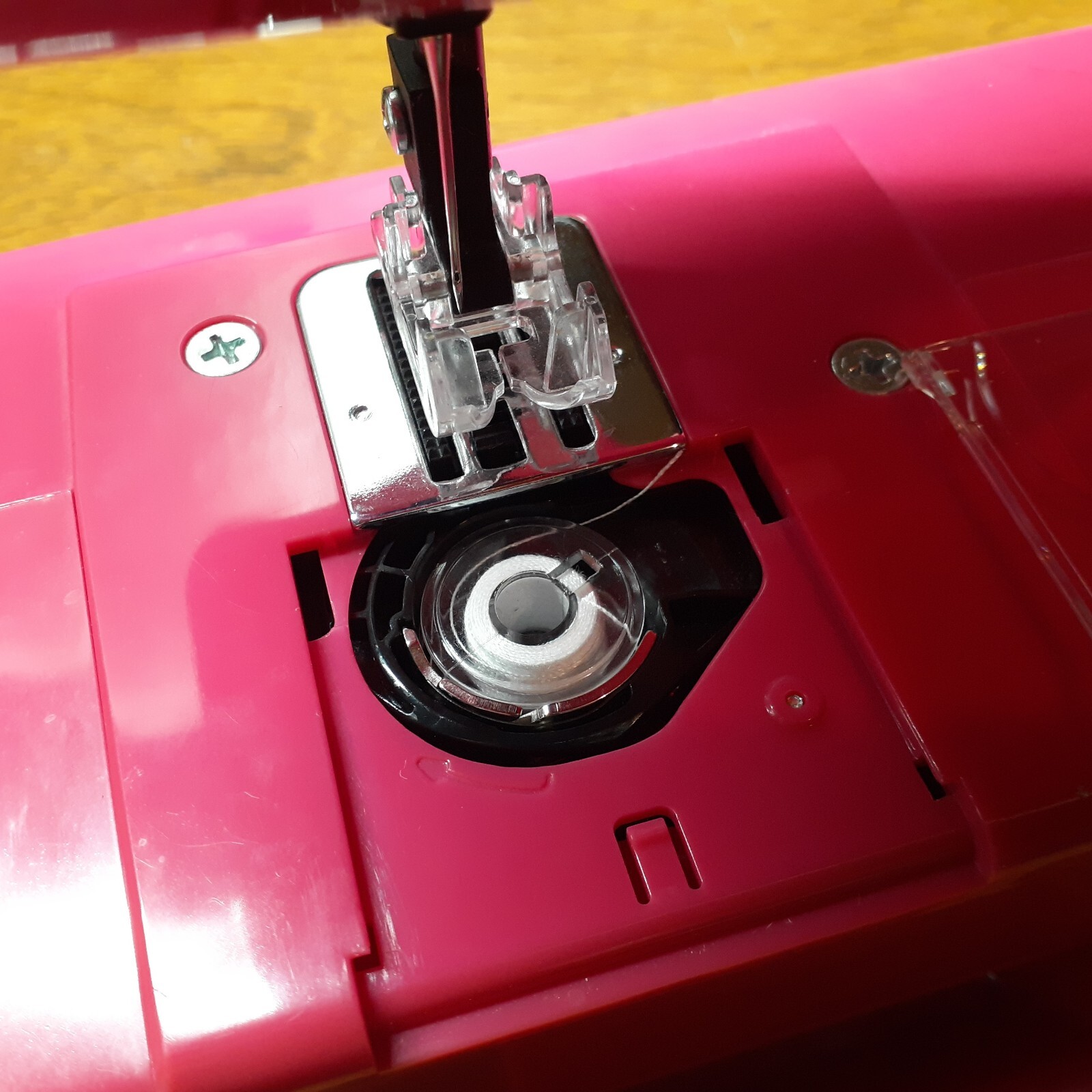 Janome New Home Sewing Machine Model 525B,Beginners Easy Use 10 Stitch