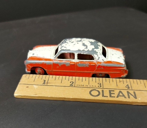 Dinky Toys Ford Sedan No 170 - Picture 6 of 8