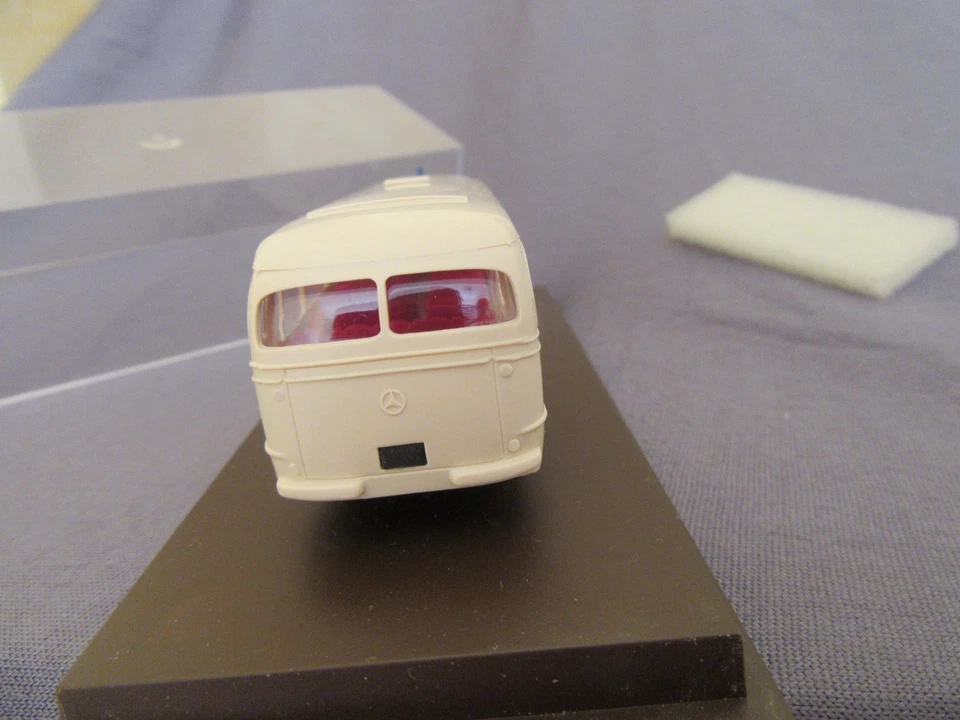 835G Brekina Autobus Mercedes 0 321 Friedensdorf Internazionale Ho 1:87 - Immagine 4 di 4