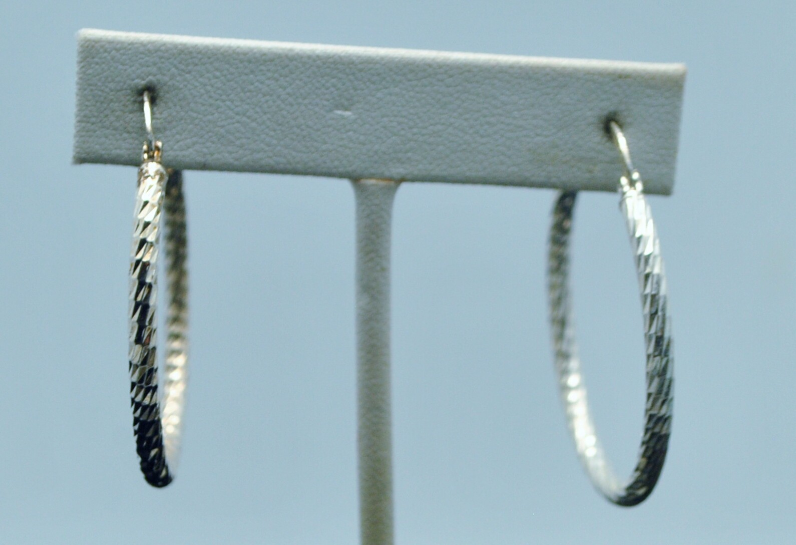 STERLING SILVER UNIQUE PATTERN LATCH HOOP EARRING… - image 1