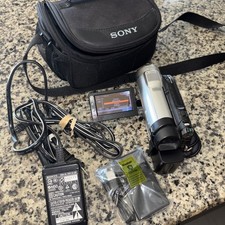 Sony DCR-DVD610 Handycam Camcorder DVD Video Camera w/ Charger Tested