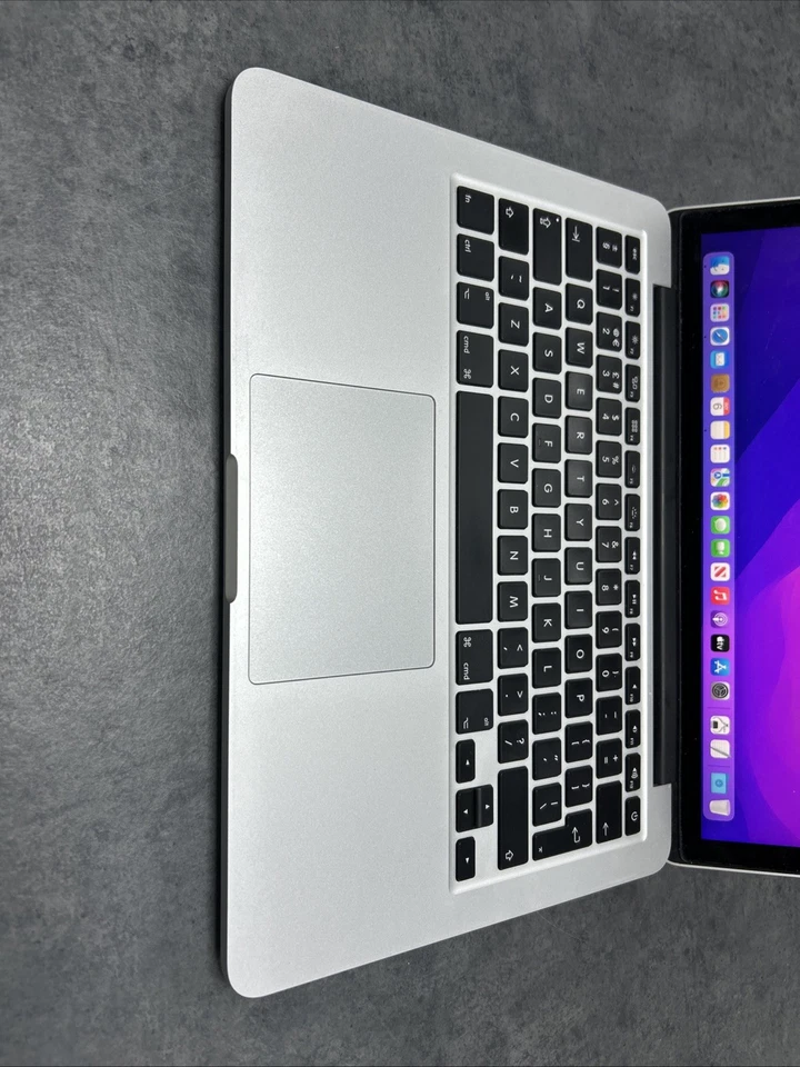 Apple MacBook Pro Retina 13" Early 2015 8GB i5-5257U CPU 2.70GHz 256GB Silver - Image 3 of 4