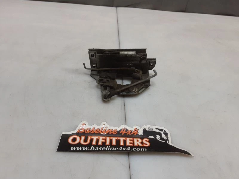 Conjunto de pestillo de puerta trasera Jeep TJ Wrangler OEM 2000 2001 2002 54033 Foto 4 de 4