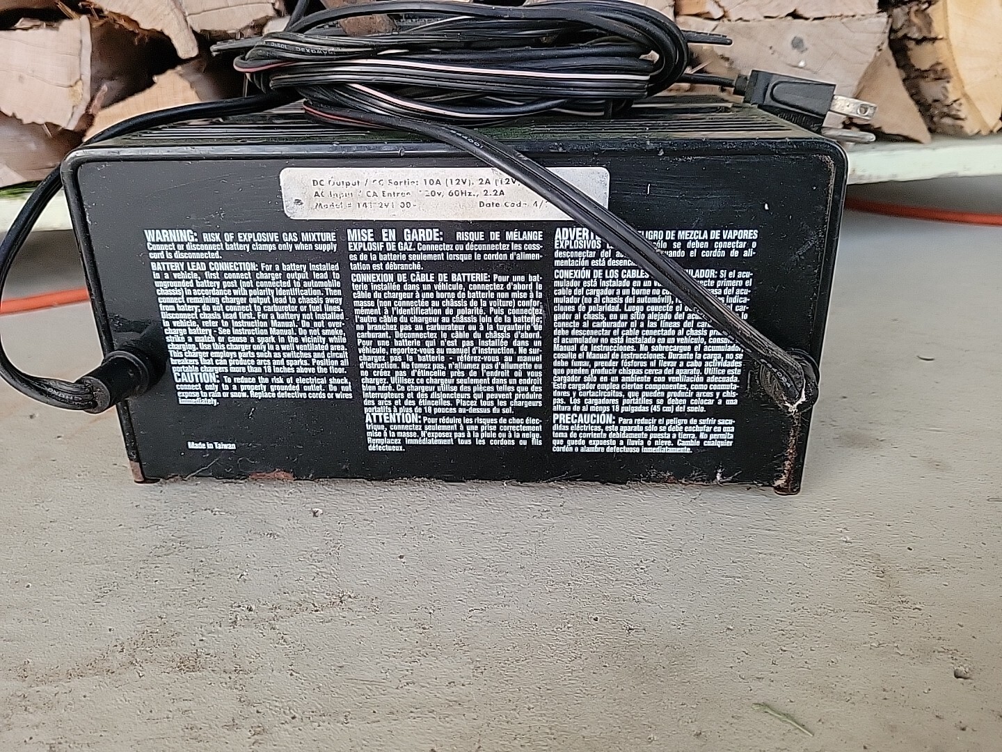 Vintage John Deere Battery Charger 10/2 Amp 6 & 12 Volt TY5161