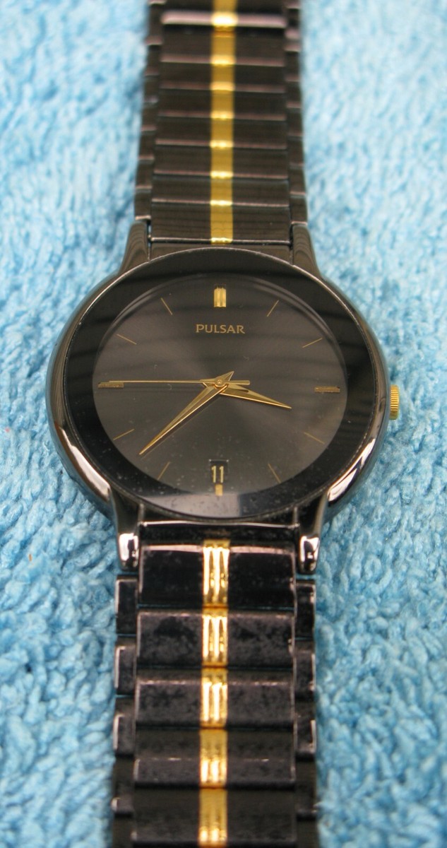 Vintage PULSAR CLASSY DESIGNER QUARTZ WATCH BLACK DIAL NICE V732