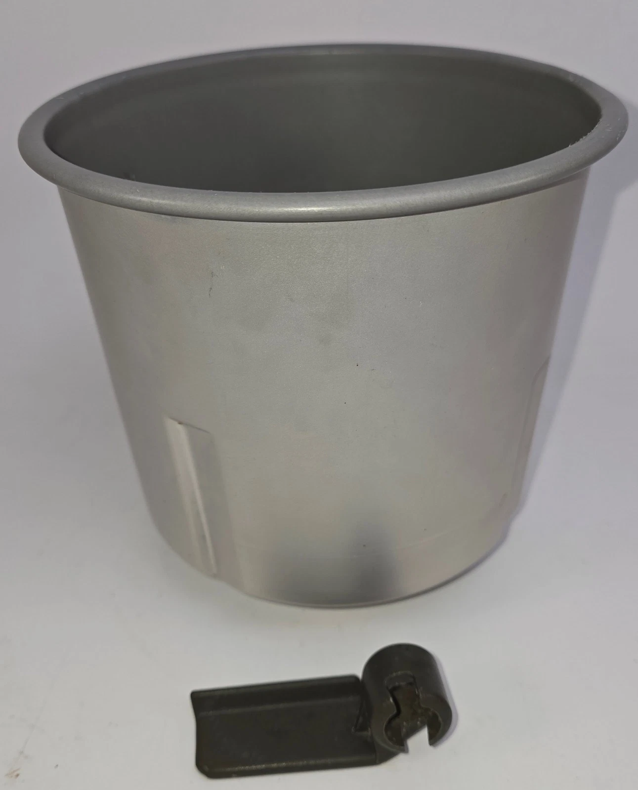 Welbilt "The Bread Machine" ABM-100-3 Bread Pan & Paddle Replacement Set
Opens in a new window or ta