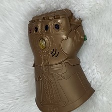Avengers: Thanos' Infinity Gauntlet, Hasbro 2017, Makes a Sound  Lights Up