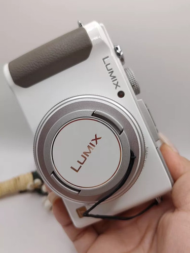 Panasonic Lumix DMC-LX7 White Digital Camera - 10.1MP, F1.4-2.3 LEICA Lens
