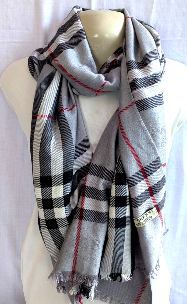 Burberry Shawl 100% Cashmere Rectangular Scarf So… - image 8