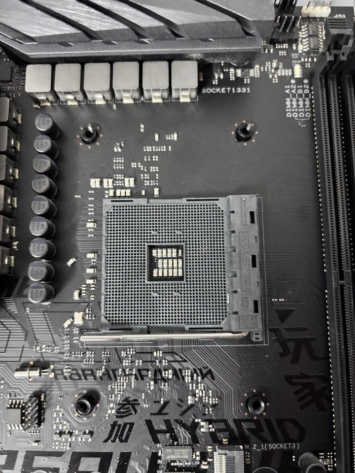 ASUS ROG Strix B450-E Gaming AMD Socket AM4 B450 DDR4 ATX Gaming Motherboard - Image 3 of 4