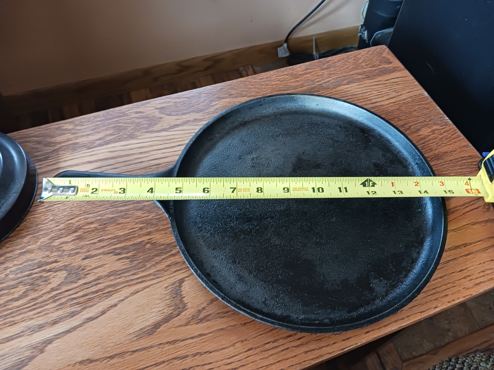 Lodge Griddle 90G 10.5 Inch Cast Iron Round Flat Skillet Grill Pan USA