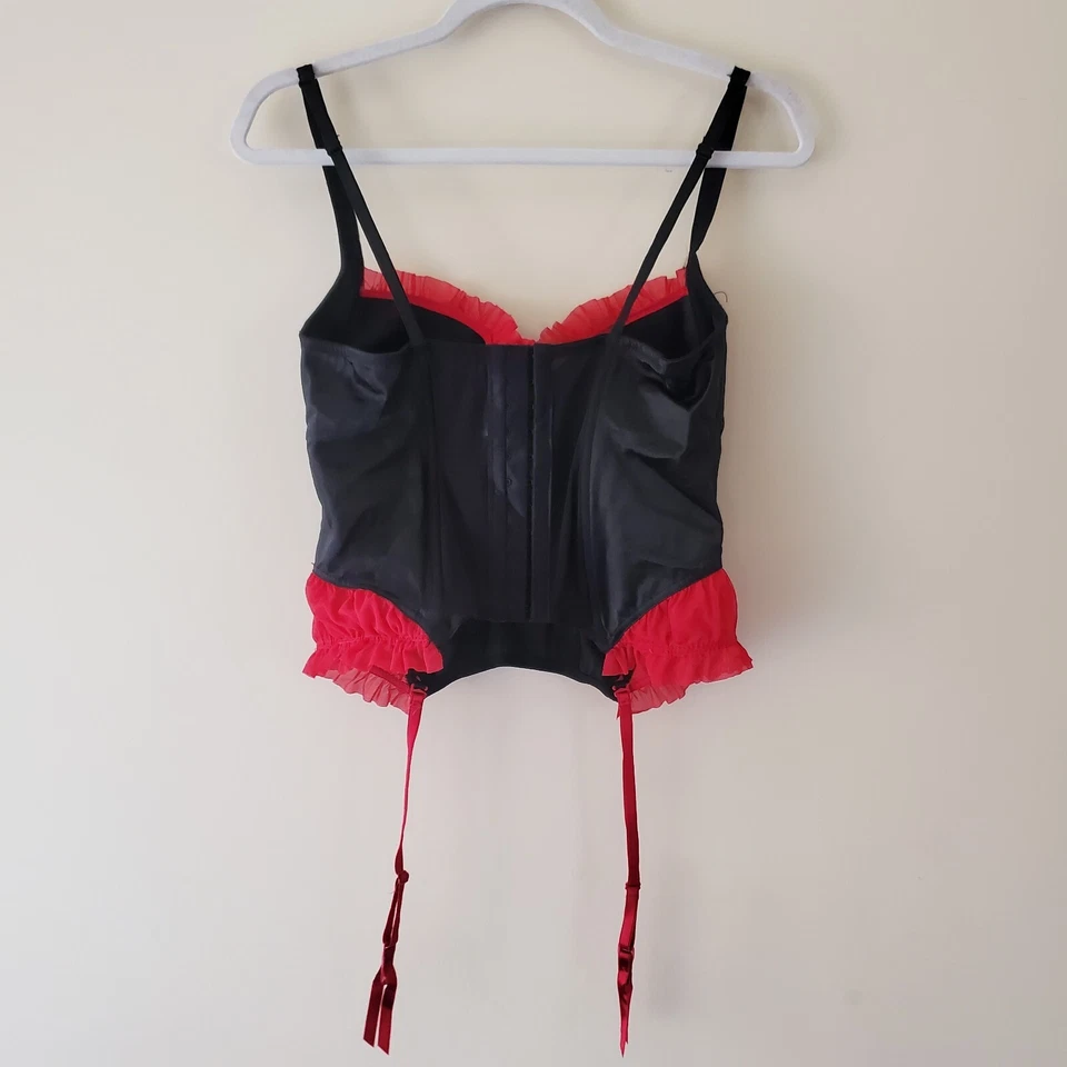 Corsé Coqueta Delicates Whimsygoth Rojo y Negro Talla Mediana Foto 2 de 4