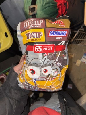 Limited Halloween Snickers & Twix Candy Variety Pack  65 Ct Bag