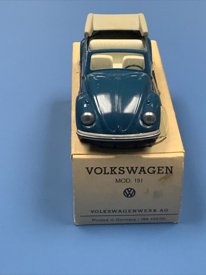 WIKING VOLKSWAGEN CABRIOLET MOD# 151 DEALER MODEL WITH BOX - Image 3 of 4