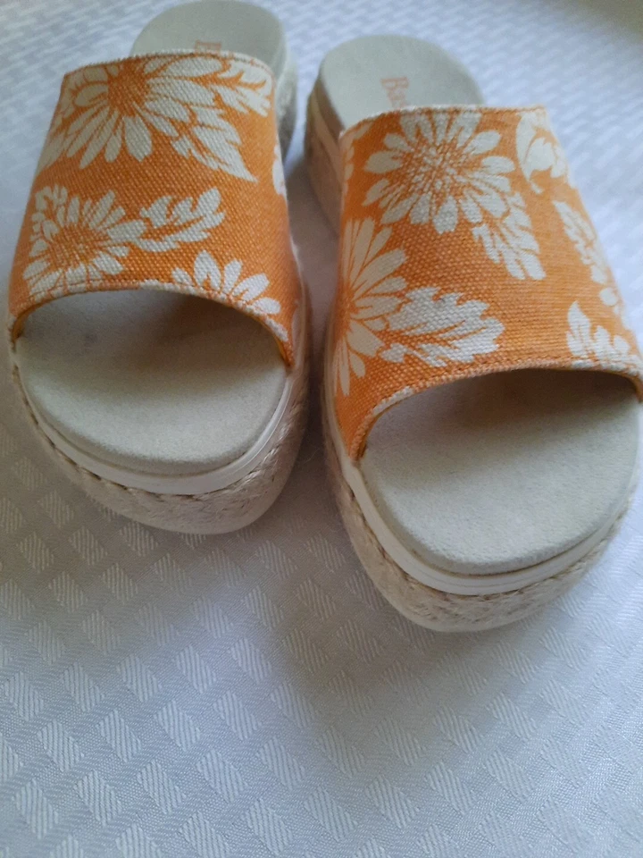 Sandalias Bass Holiday Girls 5 1/2 nuevas sin etiquetas naranja floral, suela tejida, isla, Hawaii Foto 3 de 4
