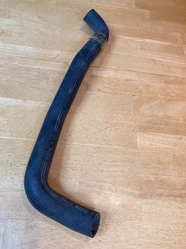 Mangueira de radiador superior 1965-66 GM Buick Wildcat Electra R76EP50 - Imagem 3 de 4