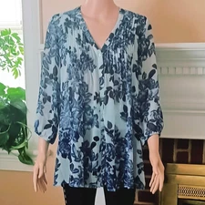 Blue Sheer Floral Maternity Top M A Pea In The Pod Pleated Button Up Blouse